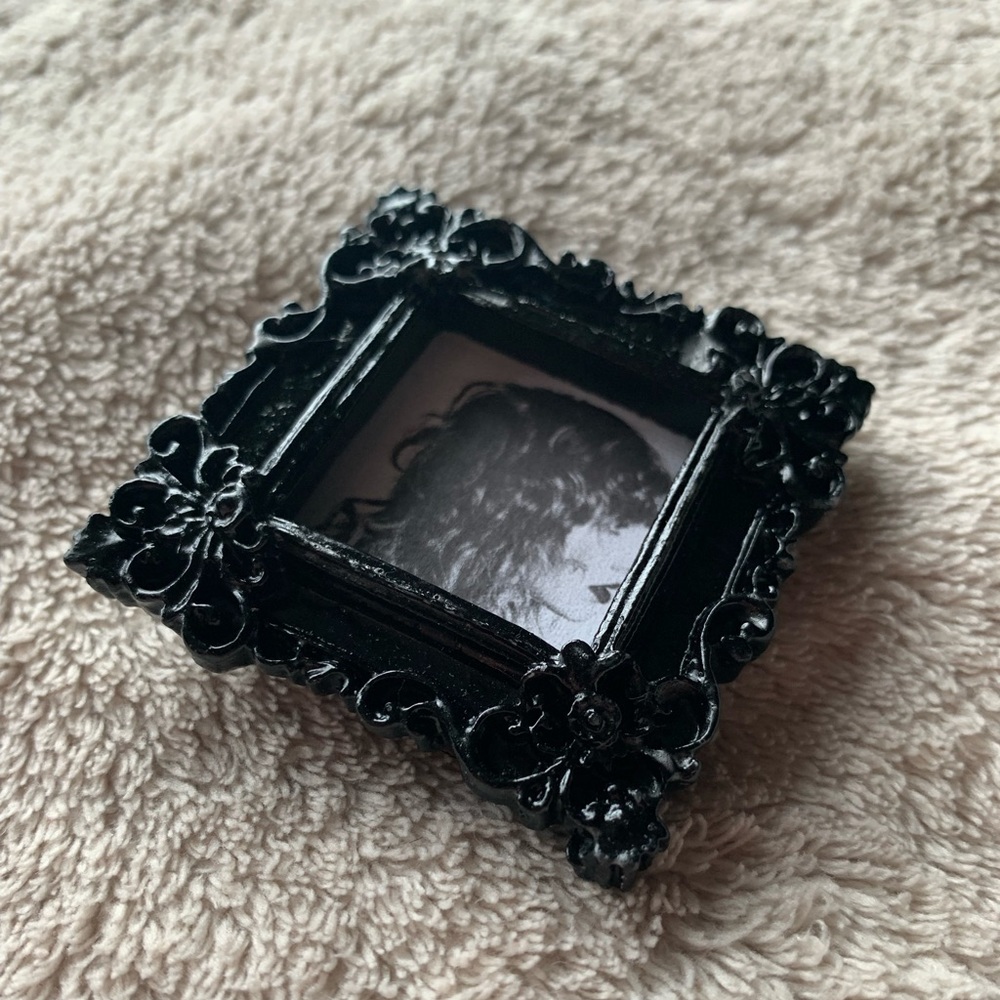 Taylor Swift Reputation Handmade Magnet - Picture 4 of 4